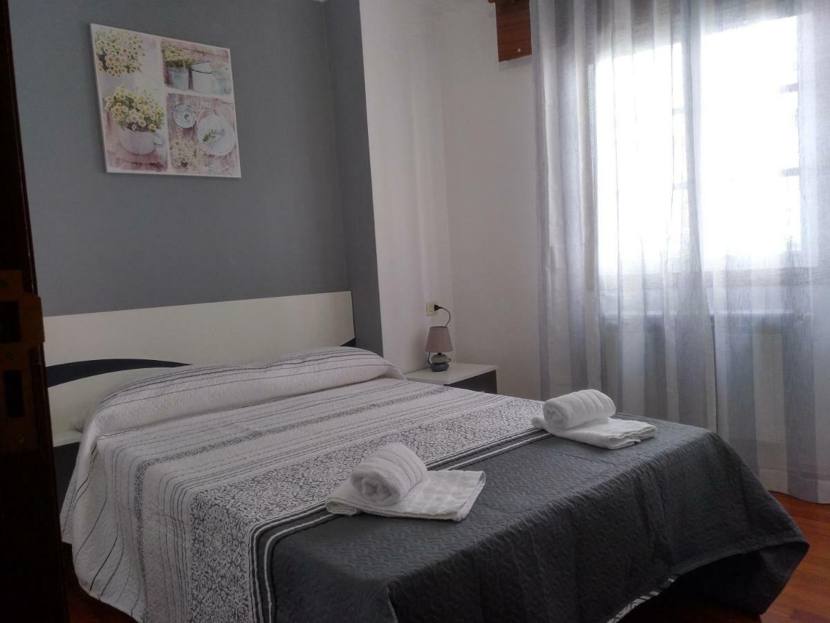Apartamentos Enteros O Lagar Melide Zewnętrze zdjęcie